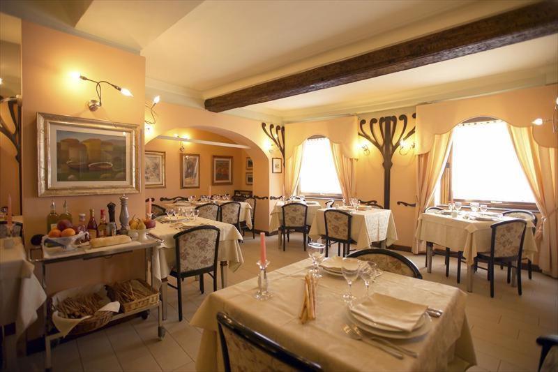 Albergo Badellino 布拉 外观 照片